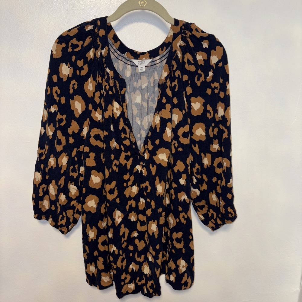 Crown & Ivy Blue Floral Blouse Size‎ 2 XL